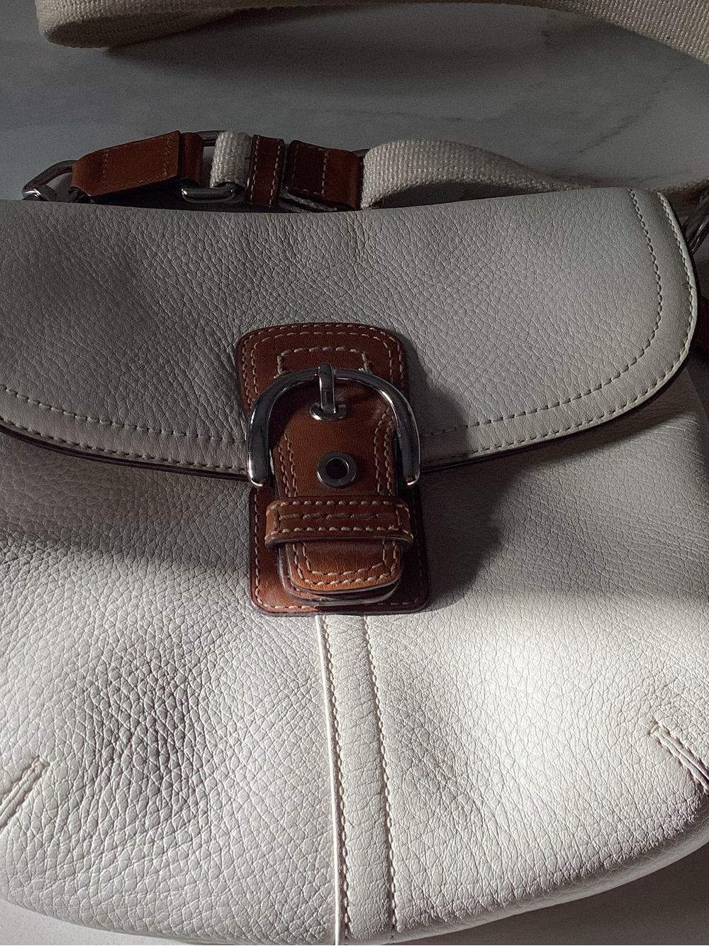 Coach Cream Leather Crossbody with Tan Buckle - Picture 4 of 8